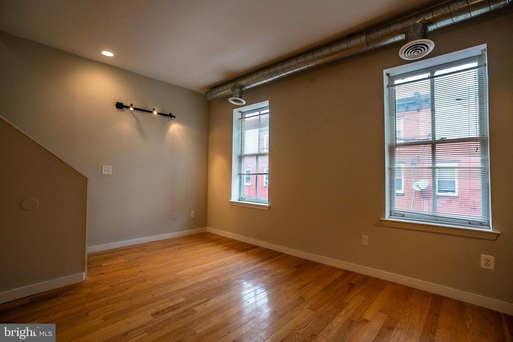 1504 Swain Street - Photo 2