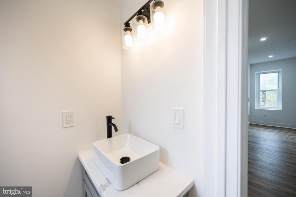 3712 Manayunk Avenue - Photo 6