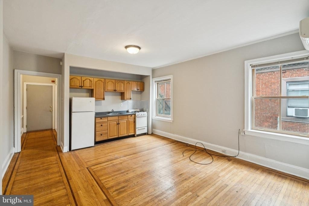 2116 Walnut Street - Photo 1