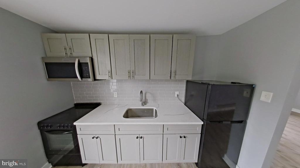 4840 E Roosevelt Boulevard - Photo 2