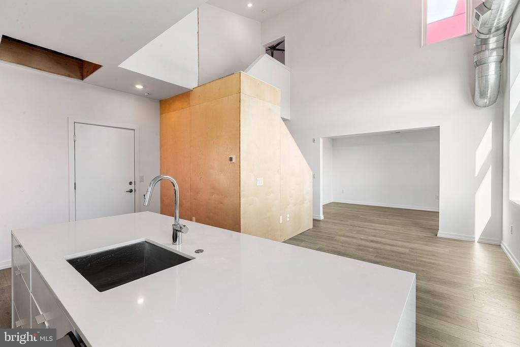 1229 Front St - Photo 3
