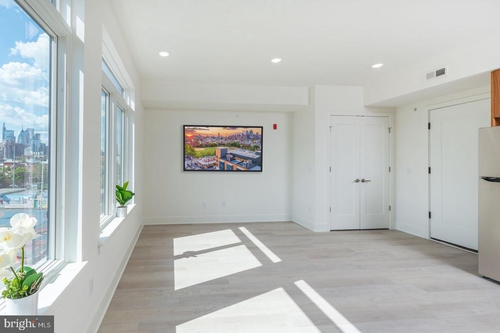 833 Wharton Street - Photo 5
