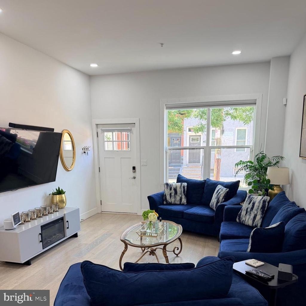 2239 Tasker Street - Photo 3