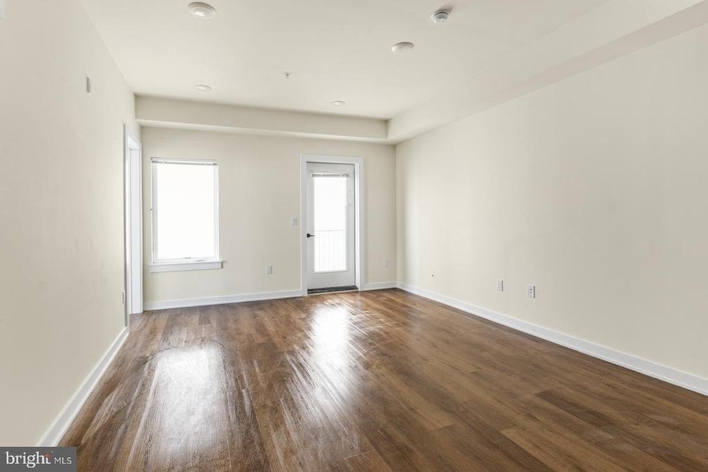 2401 Frankford Avenue - Photo 7