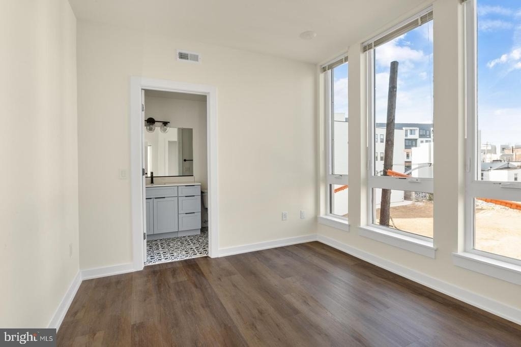 2401 Frankford Avenue - Photo 10