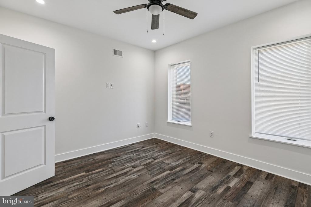 3156 Almond Street - Photo 31