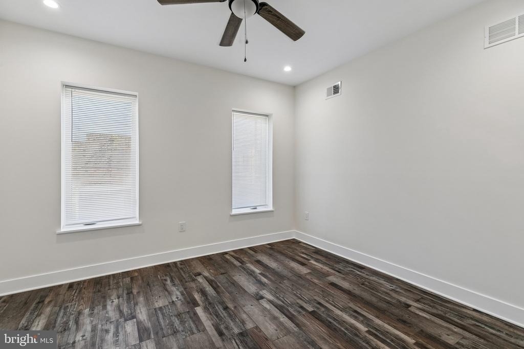 3156 Almond Street - Photo 34