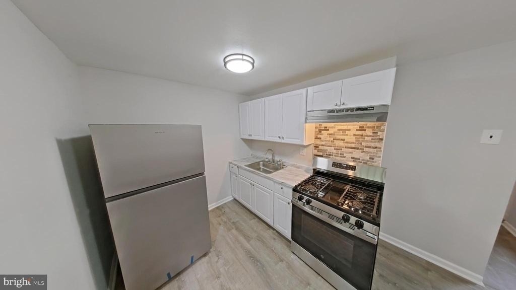 868 E Locust Avenue - Photo 3