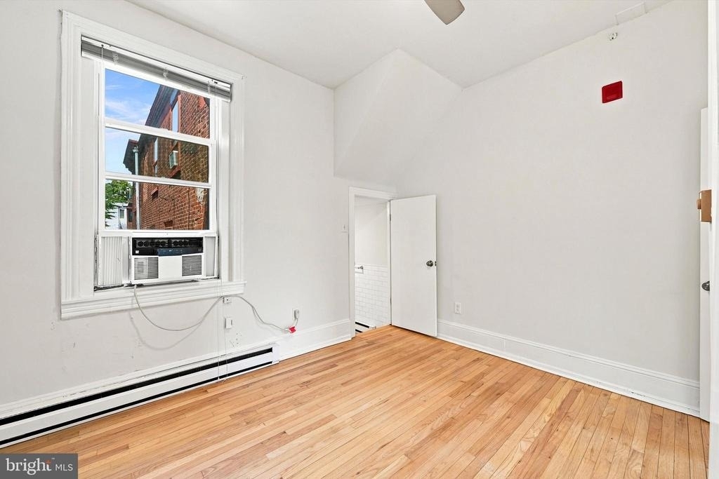 2107 Green Street - Photo 5