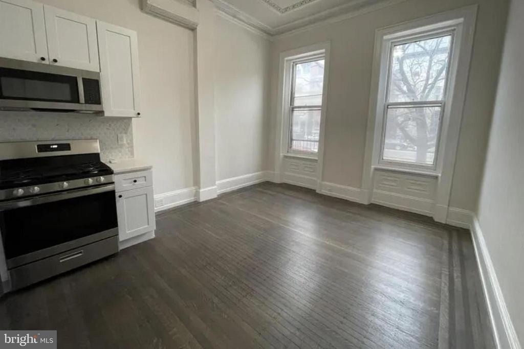 2037 Spring Garden Street - Photo 2