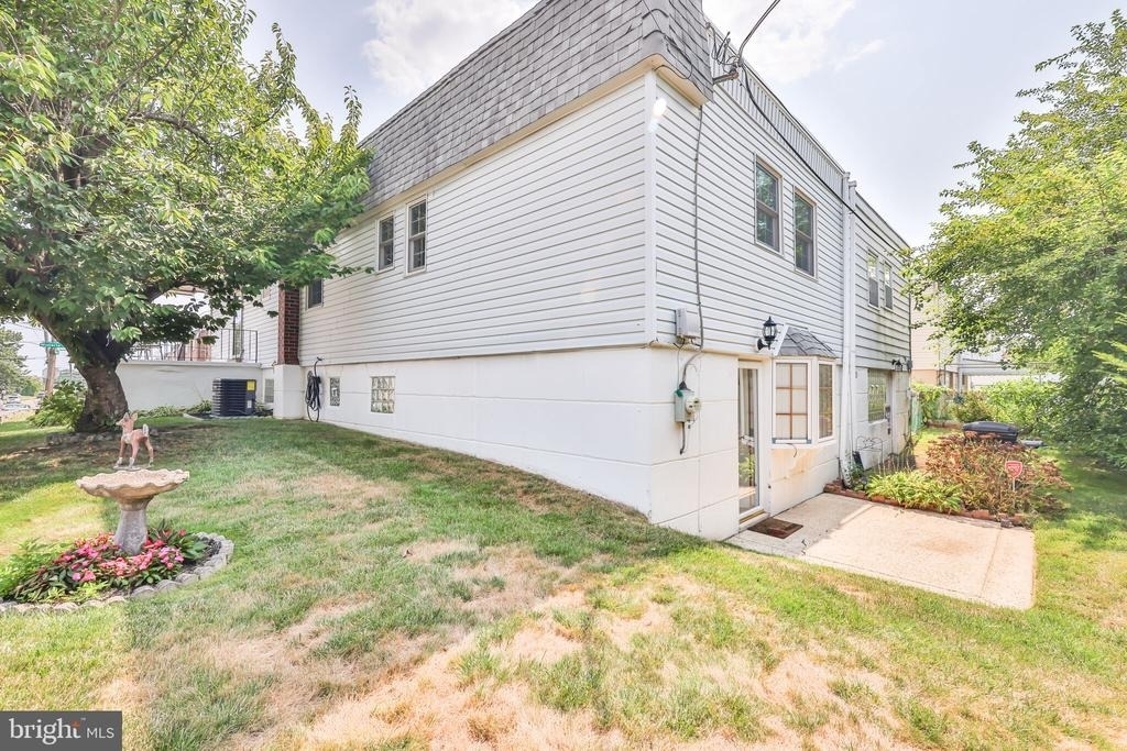 9898 Wistaria Street - Photo 44