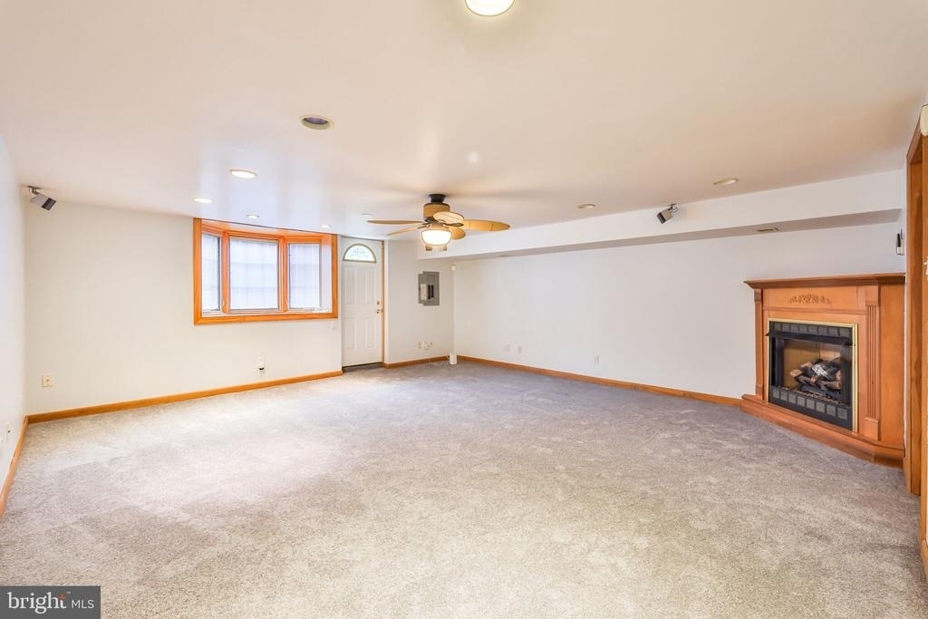 9898 Wistaria Street - Photo 38