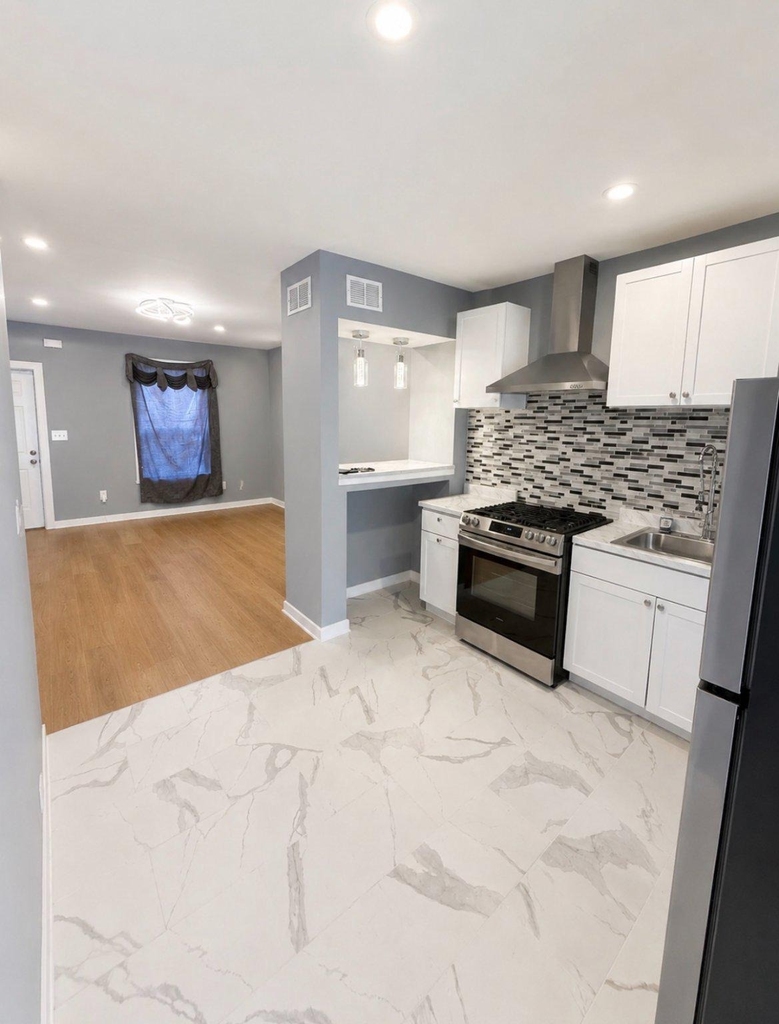 2449 N Corlies Street - Photo 0