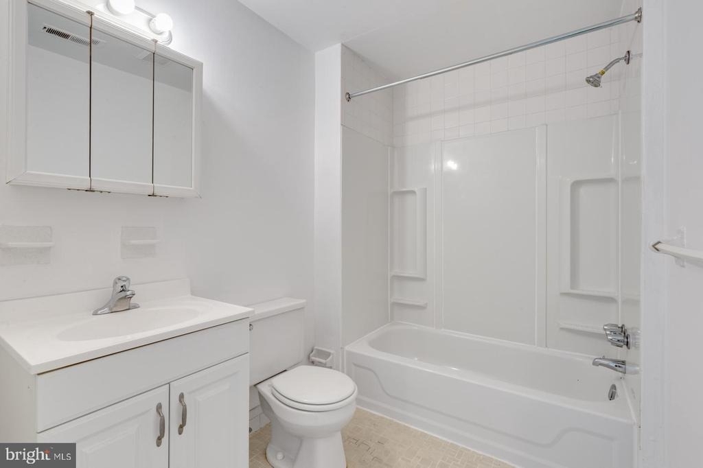 2137 Spruce Street - Photo 6