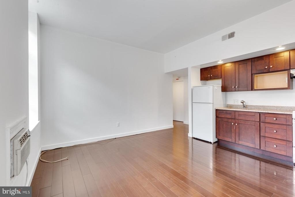 2137 Spruce Street - Photo 4