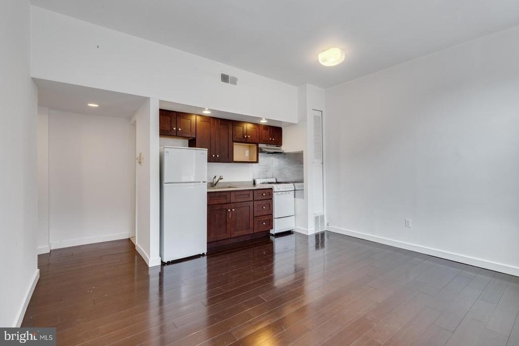 2137 Spruce Street - Photo 2