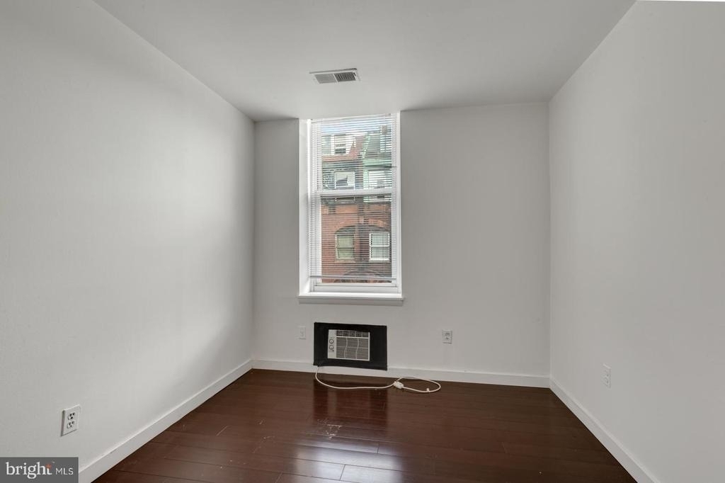 2137 Spruce Street - Photo 9