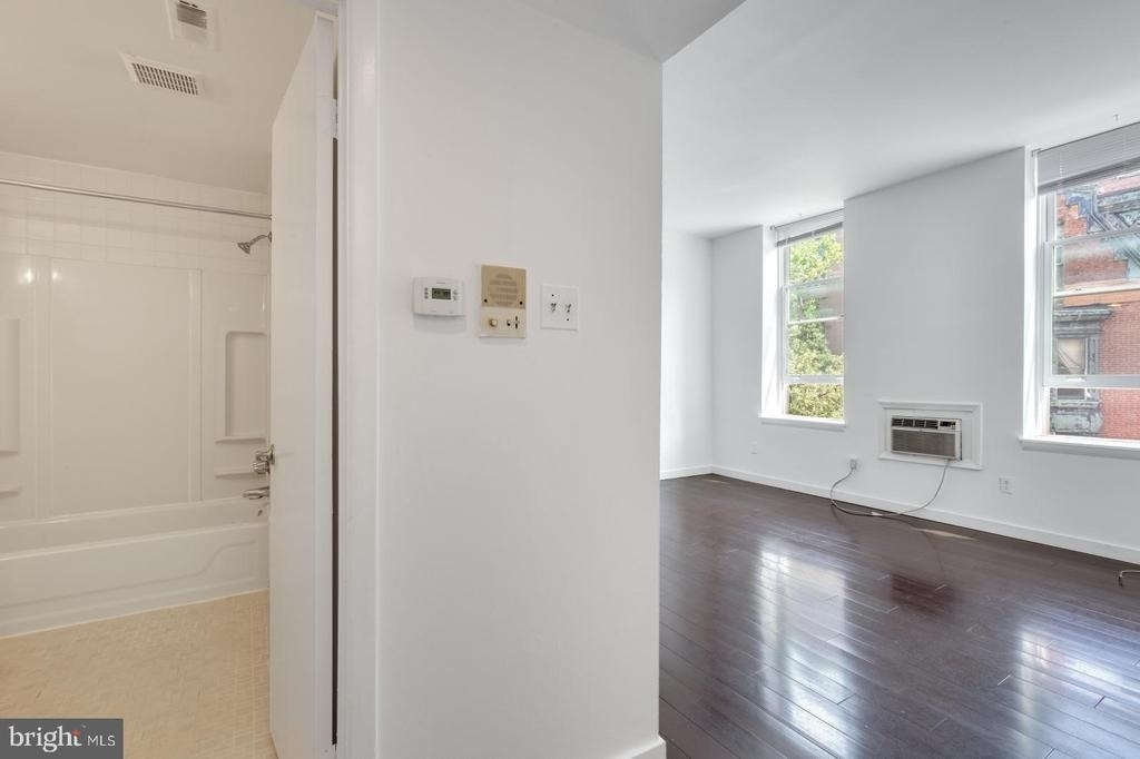 2137 Spruce Street - Photo 5