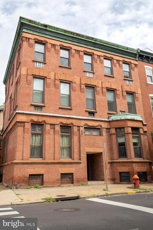 2137 Spruce Street - Photo 12