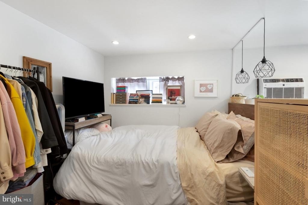 2137 Spruce Street - Photo 6
