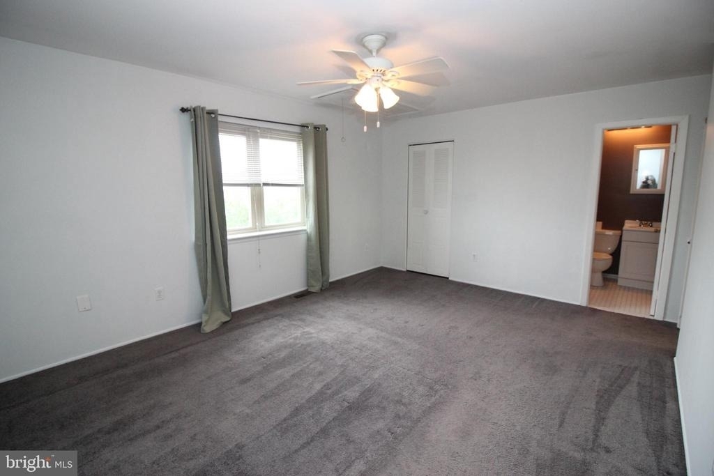7915 Fairfield Street - Photo 7