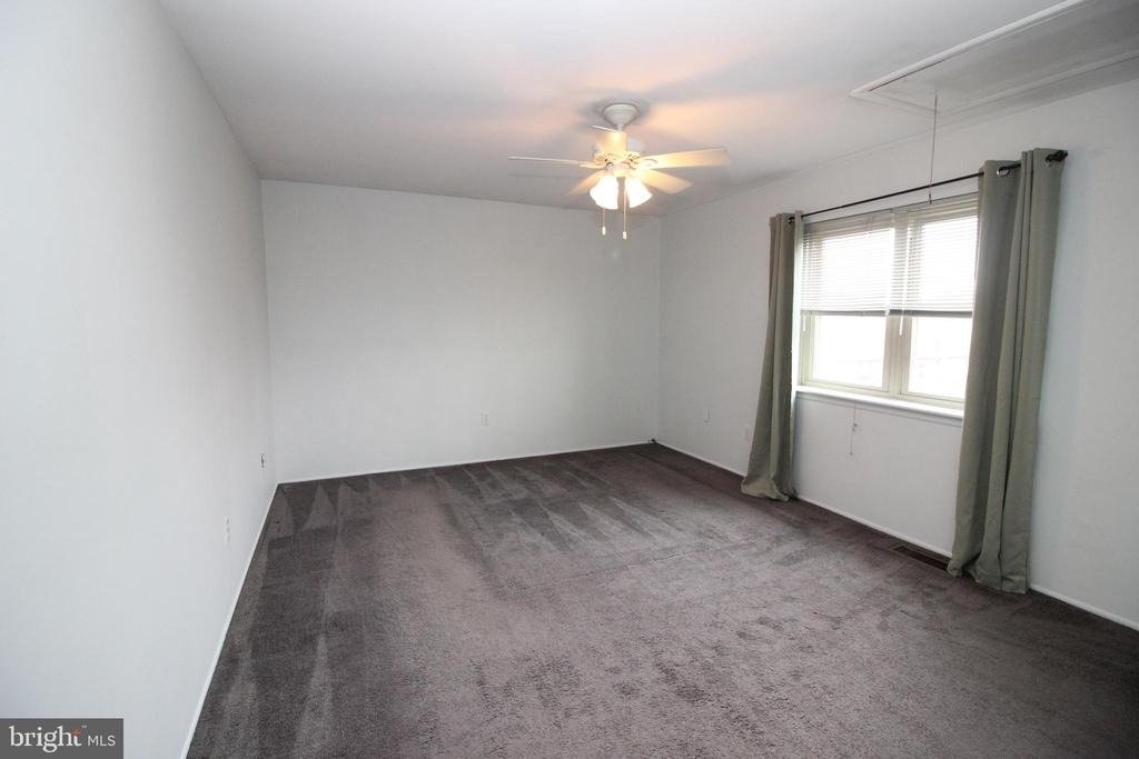 7915 Fairfield Street - Photo 8