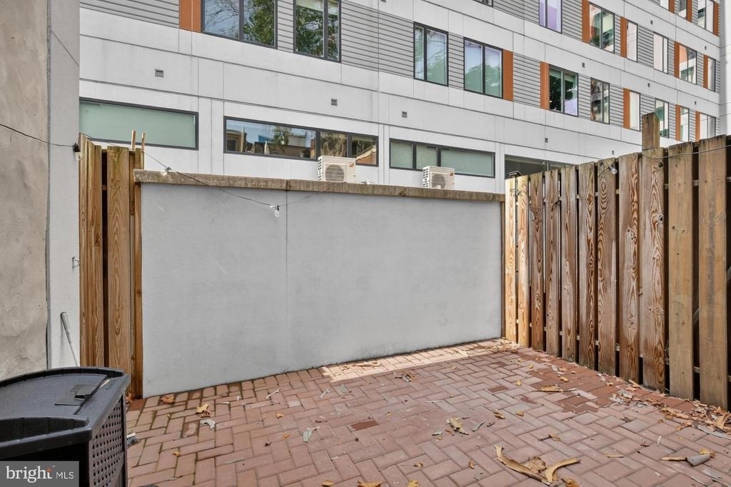 130 Elfreths Alley - Photo 12