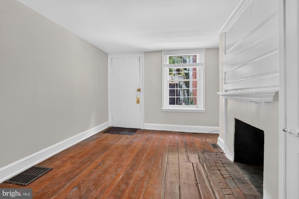 130 Elfreths Alley - Photo 5