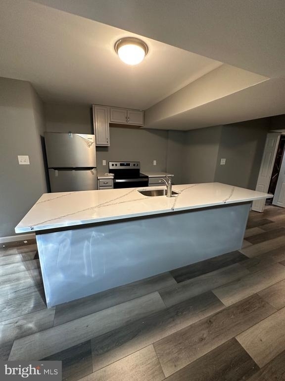 1019 Christian Street - Photo 3