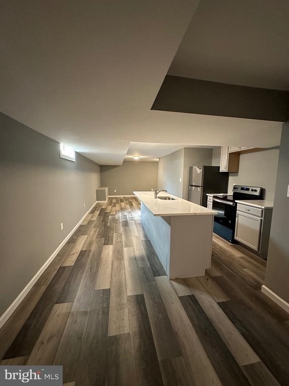 1019 Christian Street - Photo 4
