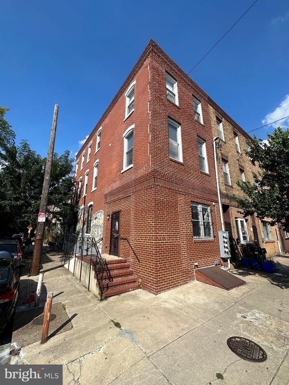 1019 Christian Street - Photo 0