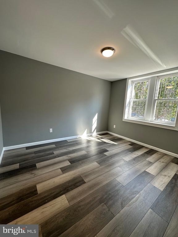 1019 Christian Street - Photo 5
