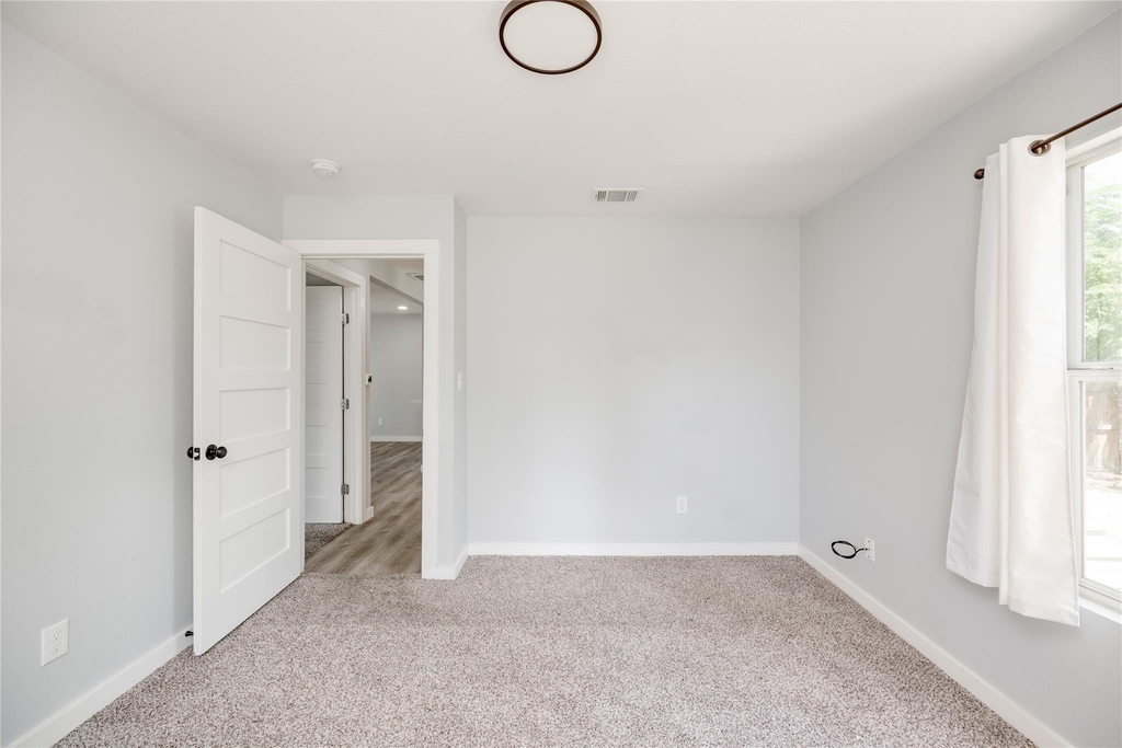 1400 Marcus Pl - Photo 10