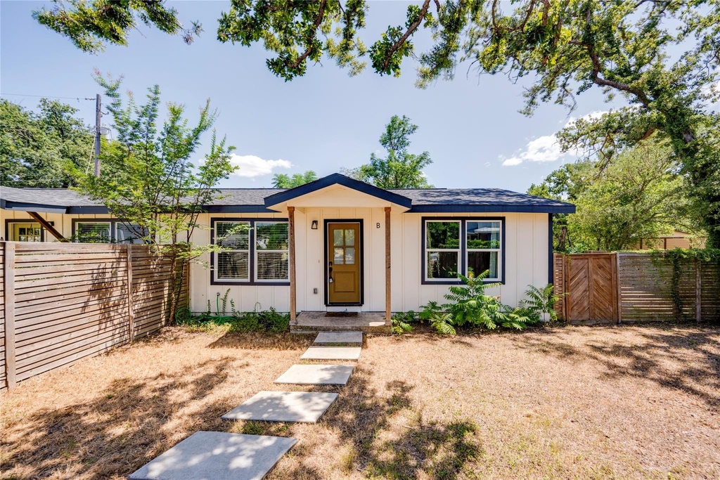 1400 Marcus Pl - Photo 1