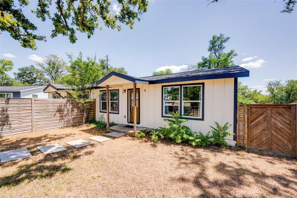 1400 Marcus Pl - Photo 0