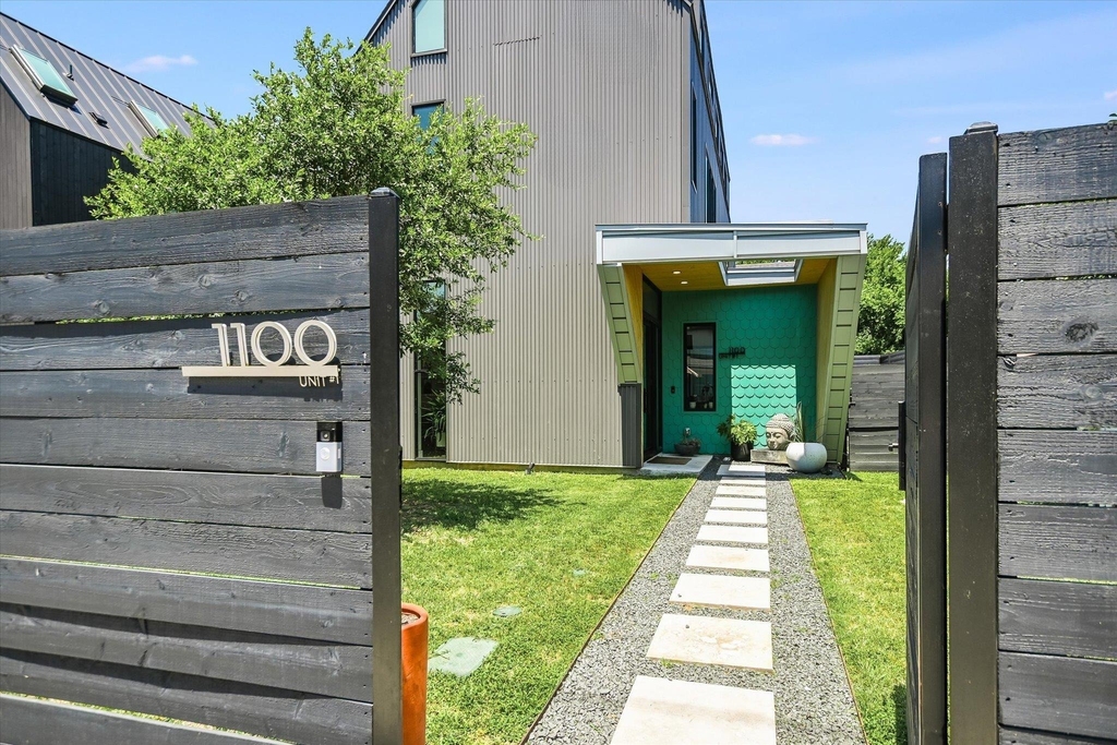 1100 Brass St - Photo 1