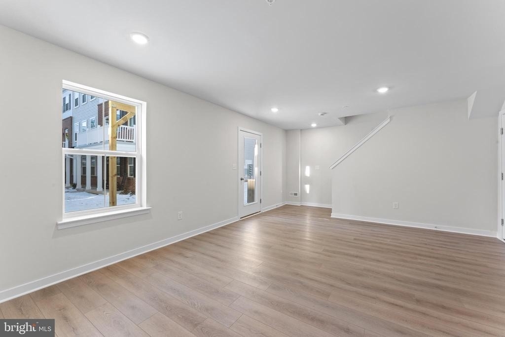 56 Continental Way - Photo 28