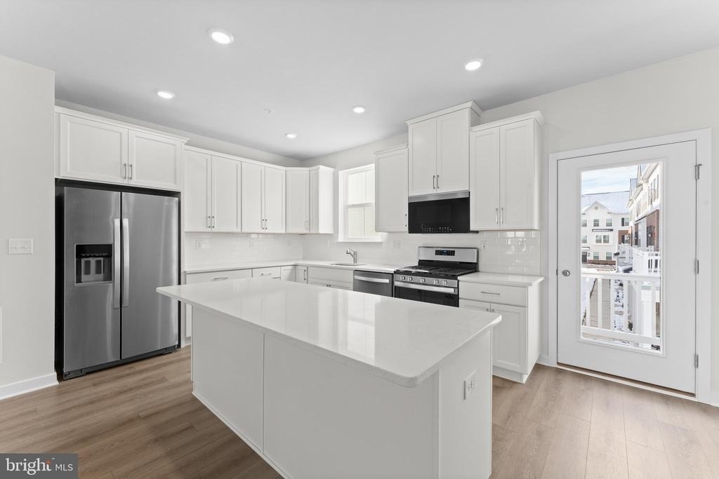 56 Continental Way - Photo 5