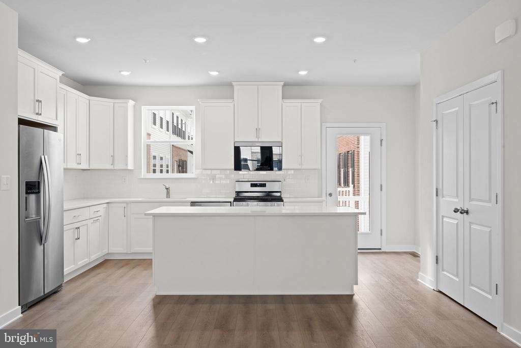 56 Continental Way - Photo 9