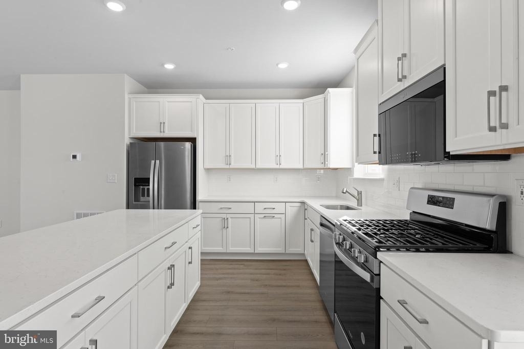56 Continental Way - Photo 6