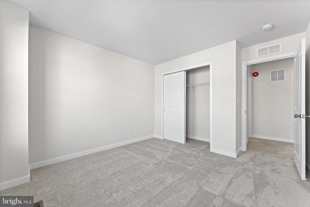 56 Continental Way - Photo 22