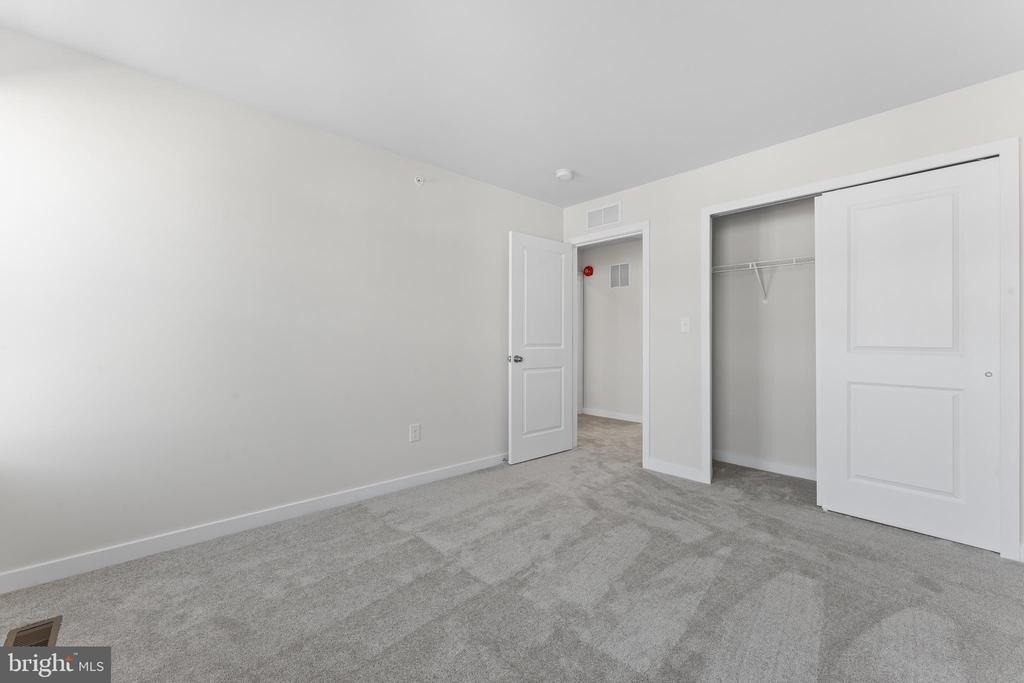 56 Continental Way - Photo 20