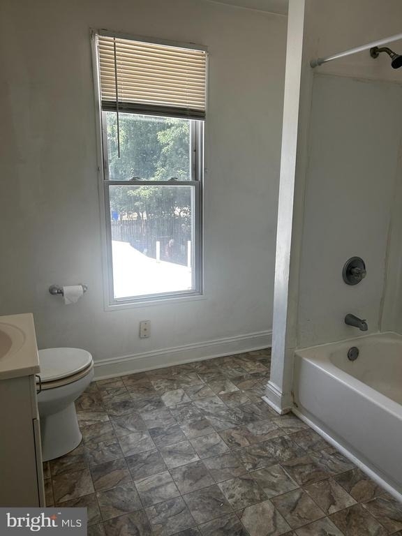 441 Walnut Street - Photo 4