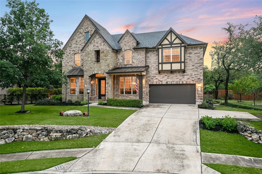 223 Lake Como Dr - Photo 0