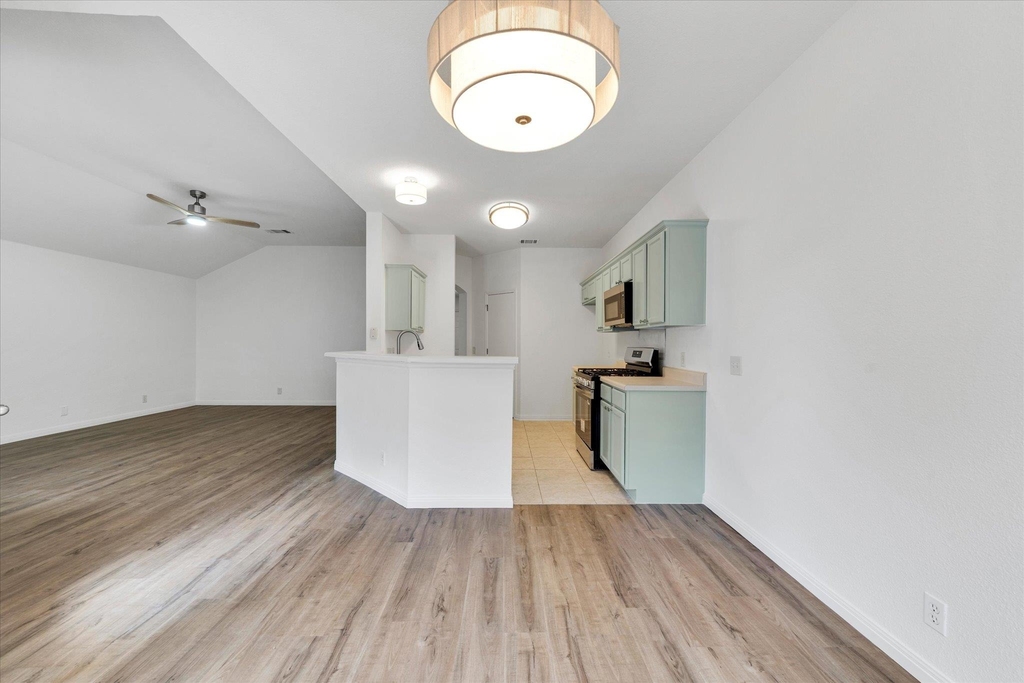 1707 Primrose Ln - Photo 8