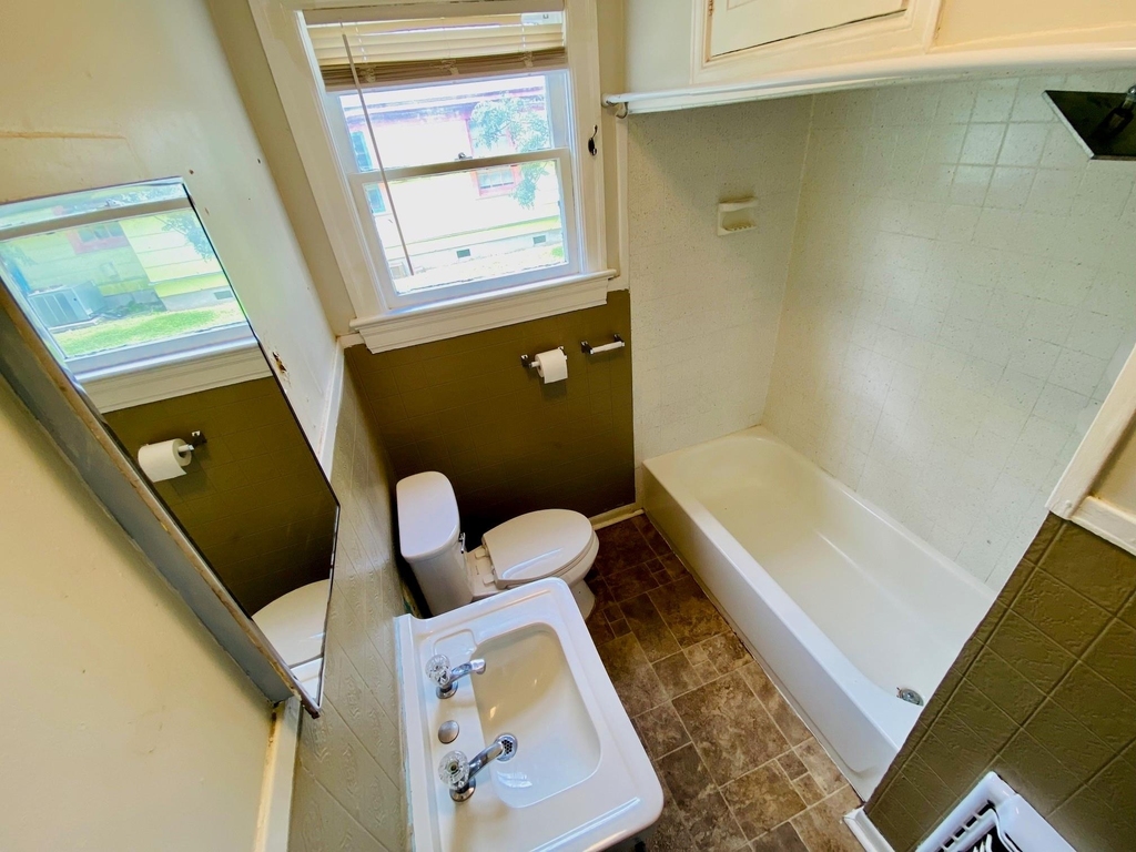 4902 Caswell Ave - Photo 11