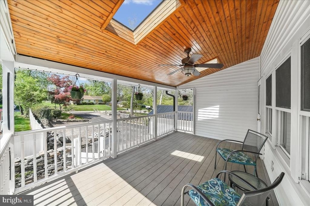 225 Chestnut Street - Photo 17