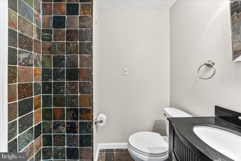 225 Chestnut Street - Photo 23