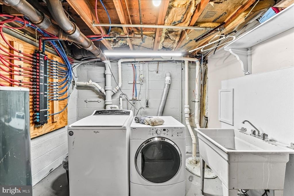 225 Chestnut Street - Photo 36