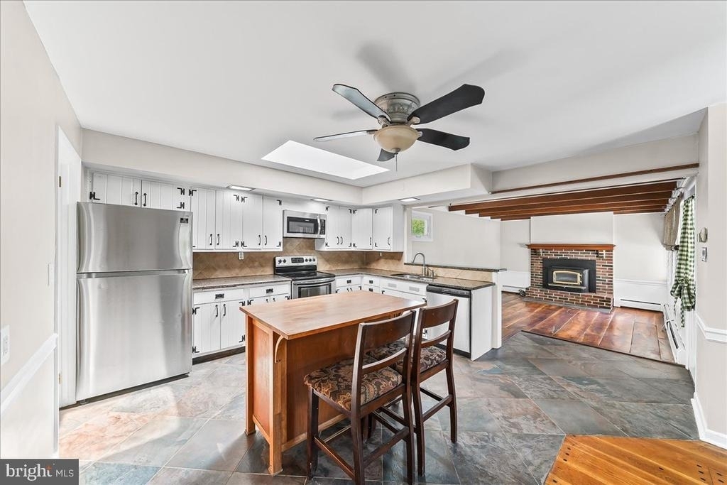 225 Chestnut Street - Photo 13